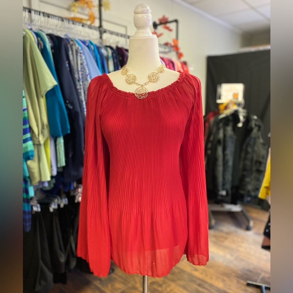 Elegant Red Pleated Women's Top